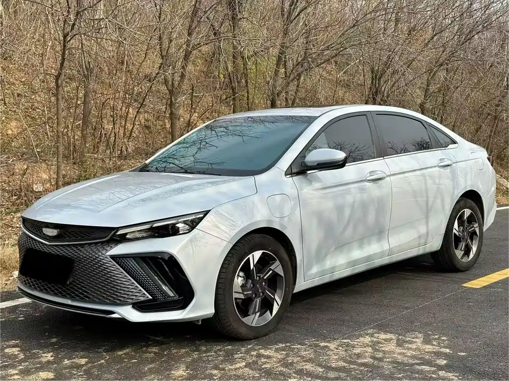 Geely L HiP