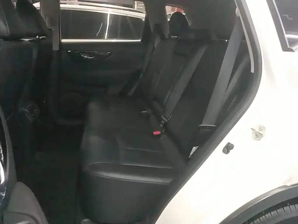Nissan X-Trail — миниатюра 17