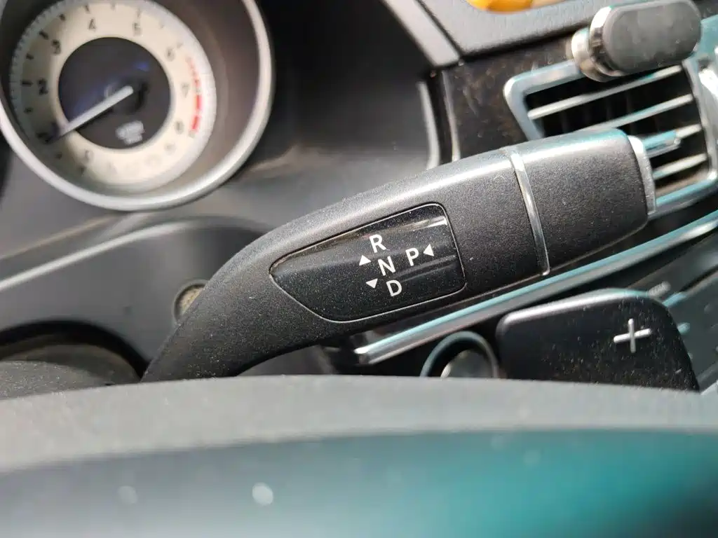 Mercedes-Benz E-Class — миниатюра 10