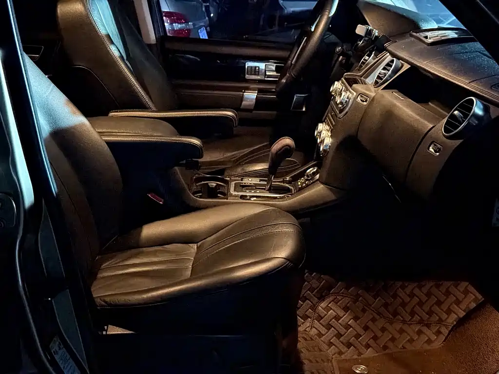 Land Rover Discovery — миниатюра 8