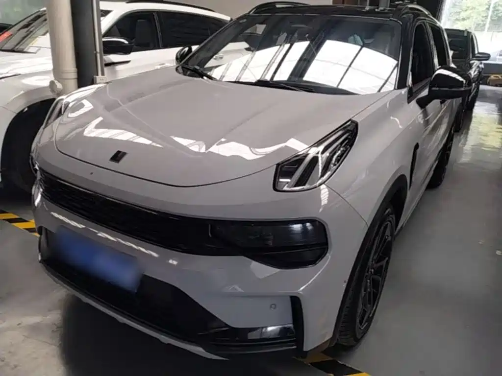 Lynk & Co 01 — миниатюра 2