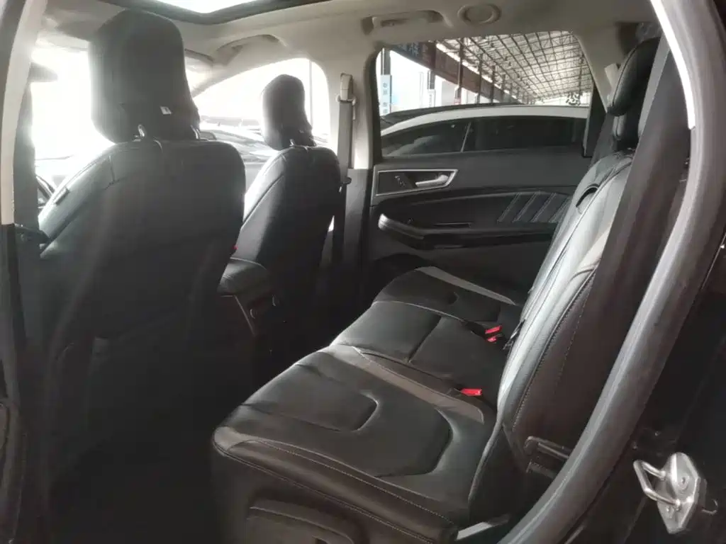 Ford Edge — миниатюра 17