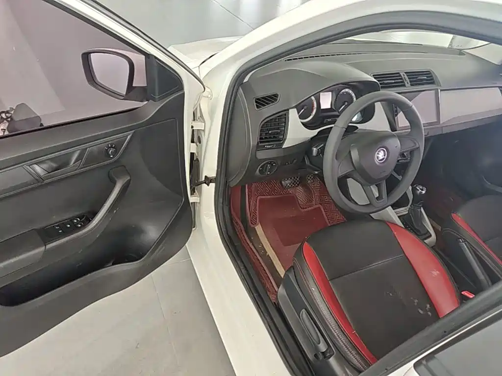 Skoda Fabia — миниатюра 16