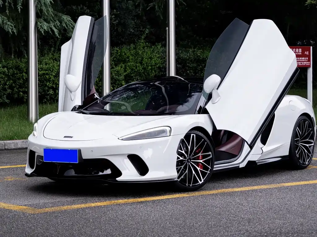 McLaren GT