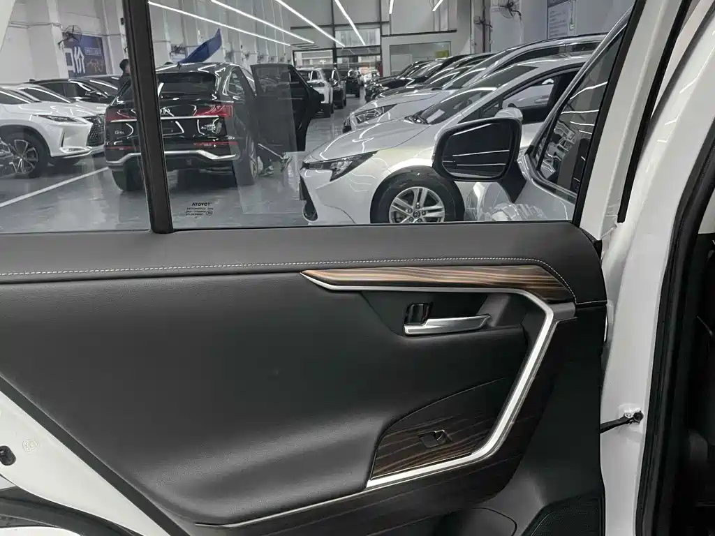 TOYOTA RAV4 RONGFANG