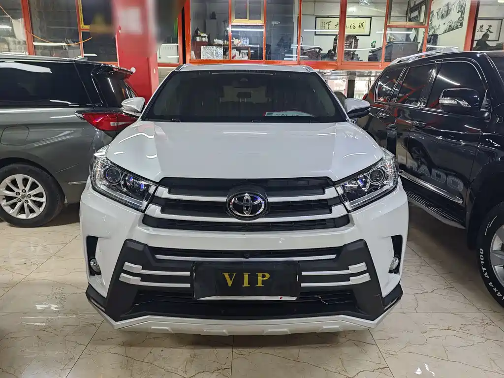 TOYOTA HIGHLANDER