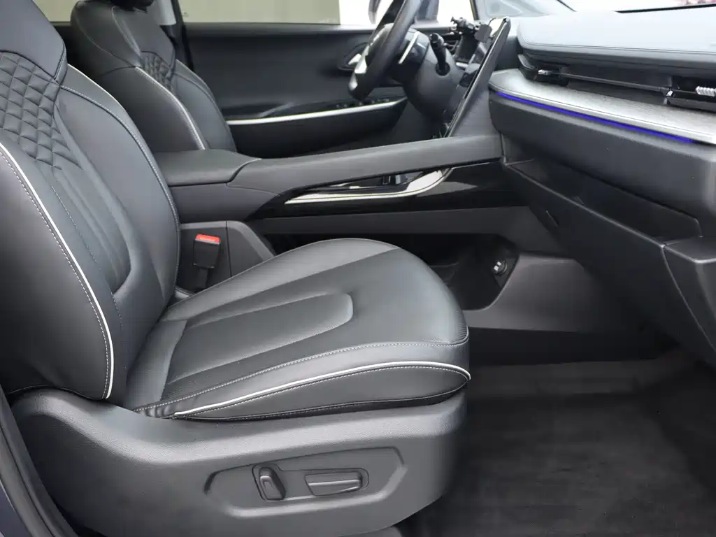 Hyundai Custo — миниатюра 8