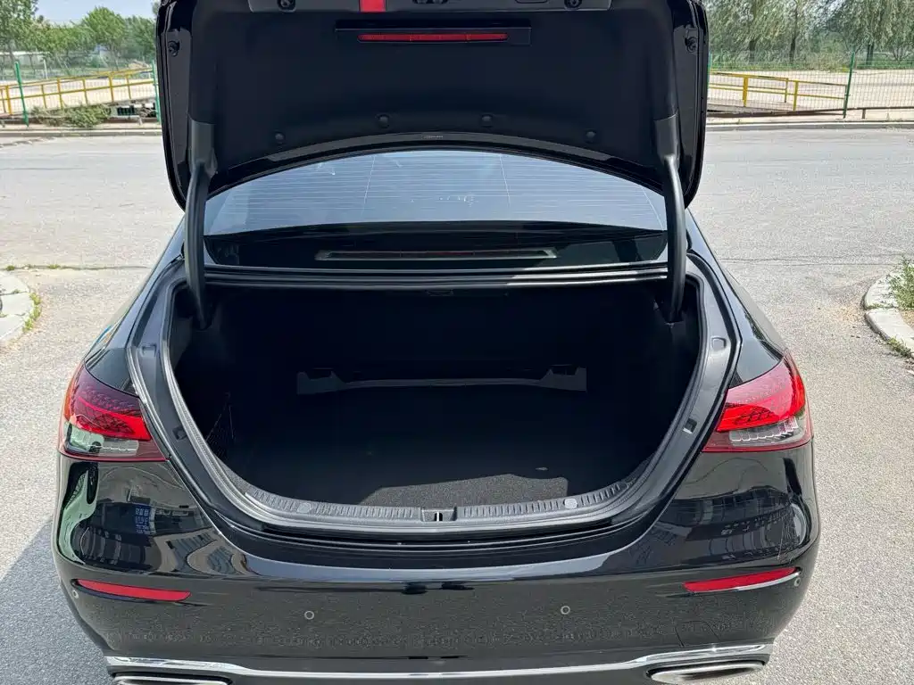 Mercedes-Benz E-Class E 2023 E 300 L Fashion