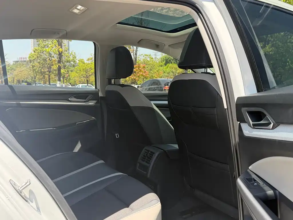 Volkswagen Golf 2023 280TSI DSG Pro
