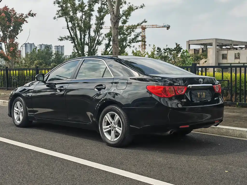 Toyota Reiz — миниатюра 8