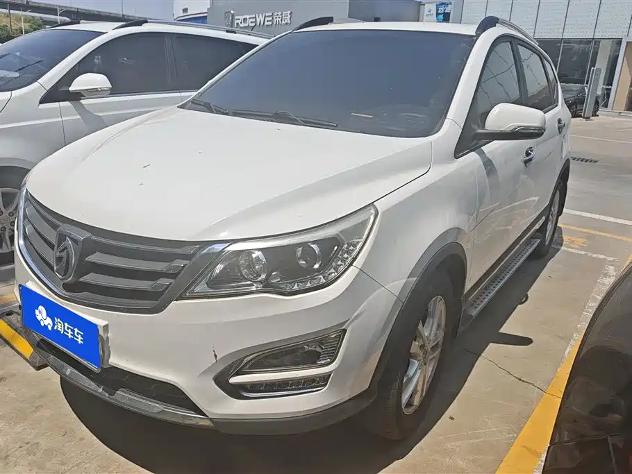 Купить Baojun 560