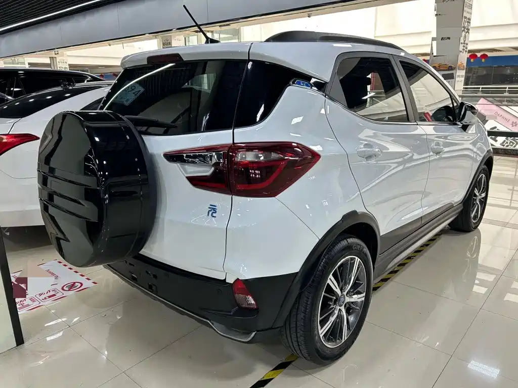 BYD Yuan EV — миниатюра 6