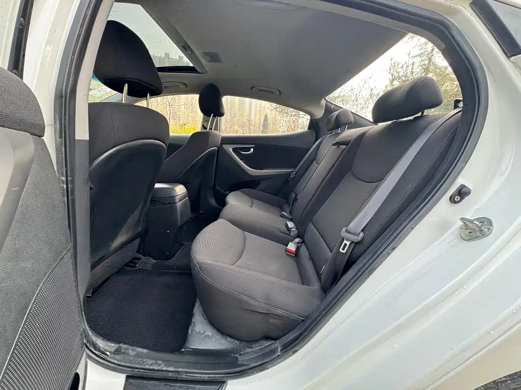 Hyundai Elantra Langdong 1.6L Manual Leading Type, фото 6