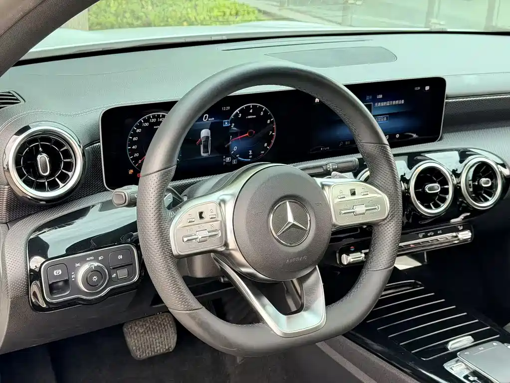 Mercedes-Benz A-Class — миниатюра 18