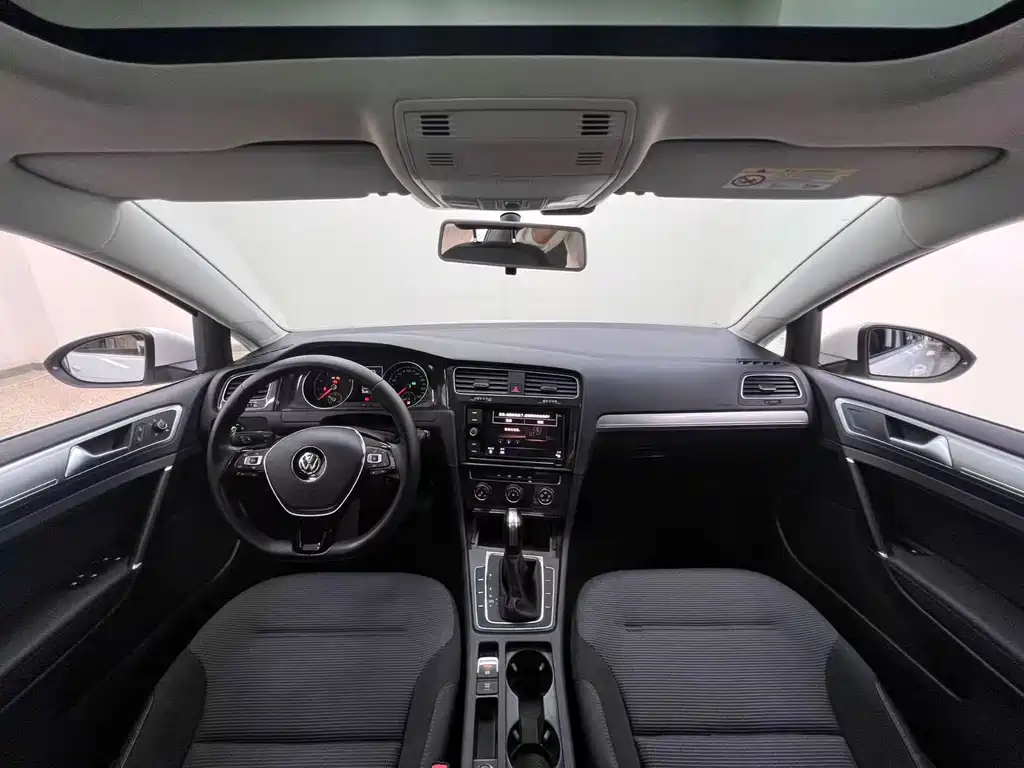 Volkswagen Golf — миниатюра 9