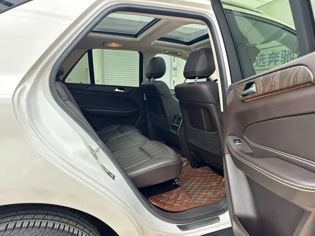 Mercedes-Benz GLE (Import) — миниатюра 24