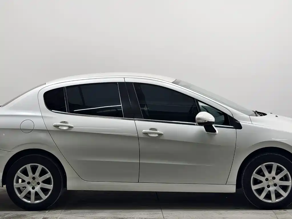 Peugeot 308 — миниатюра 8