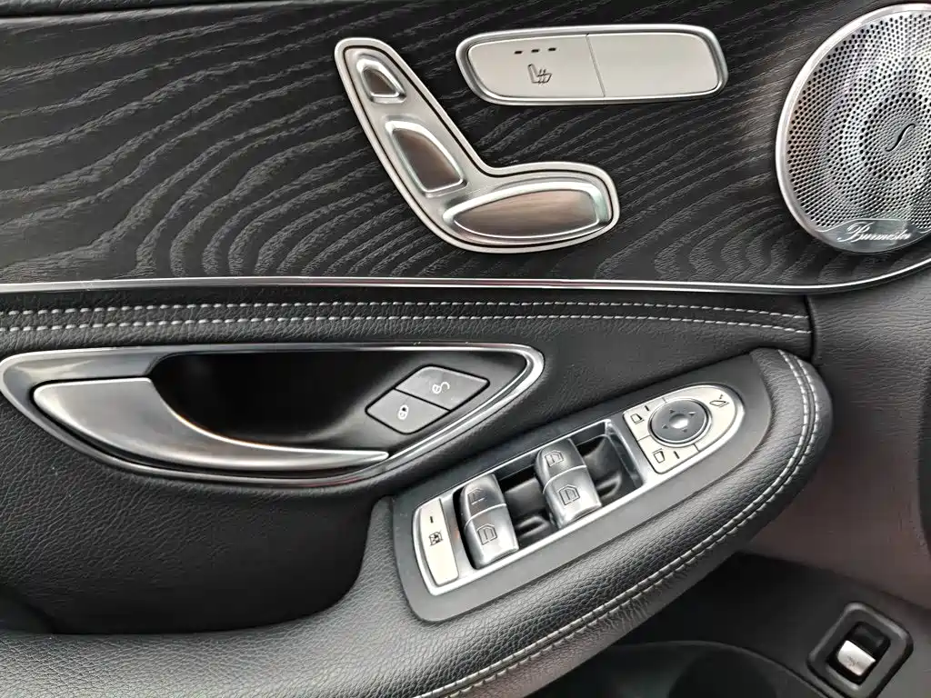 Mercedes-Benz C-Class — миниатюра 2