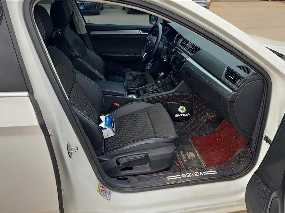 Skoda Superb 2018 TSI330 DSG Comfort V