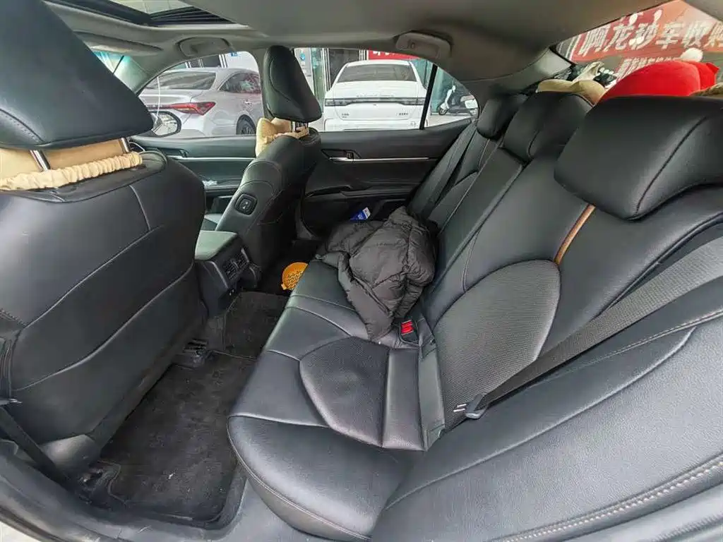 Toyota Camry — миниатюра 6