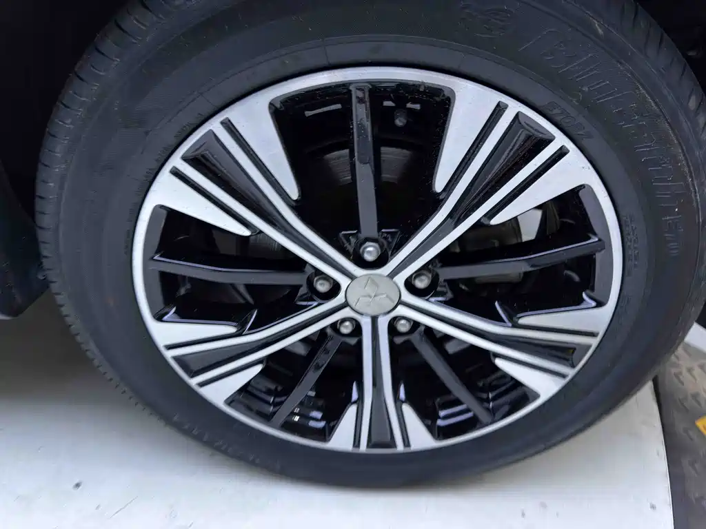 Mitsubishi Eclipse Cross — миниатюра 17