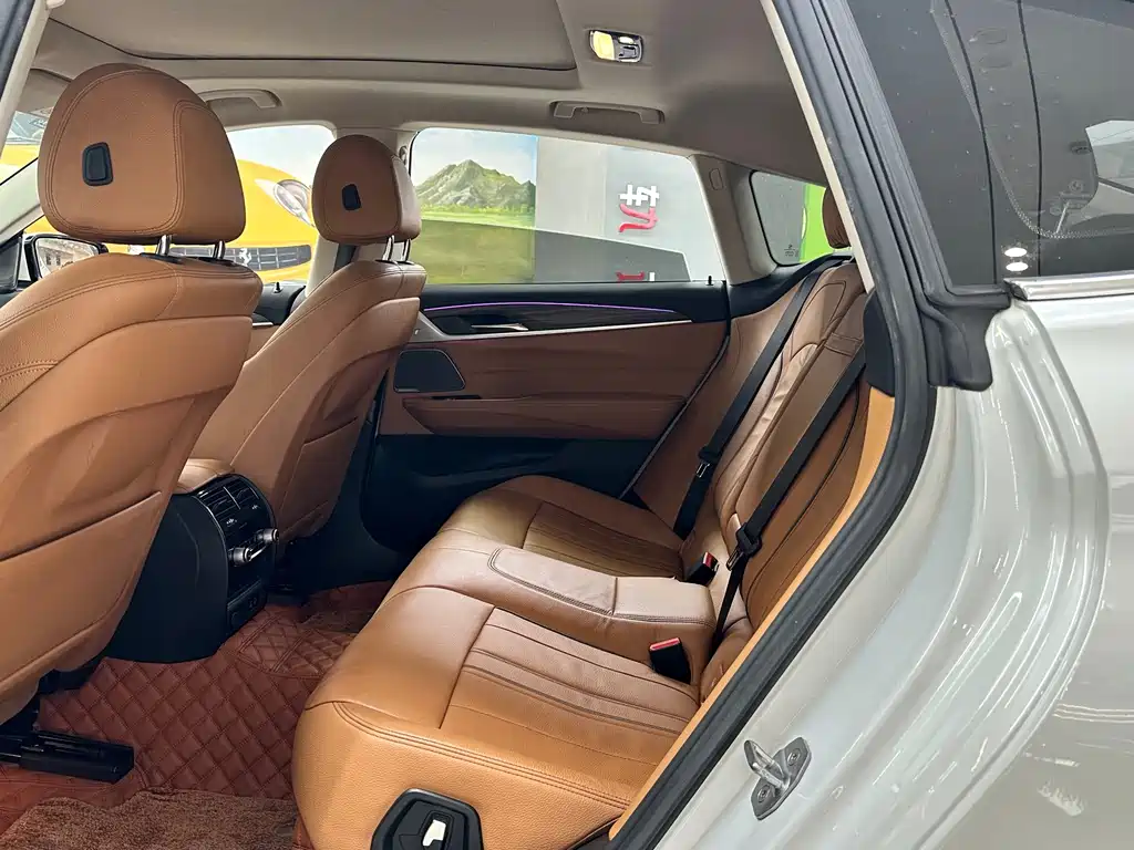 BMW 6 Series GT — миниатюра 8