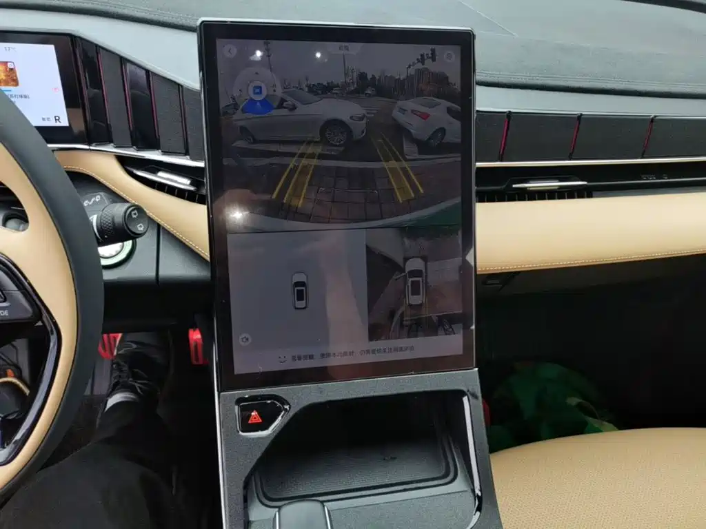 Geely Boyue L — миниатюра 13