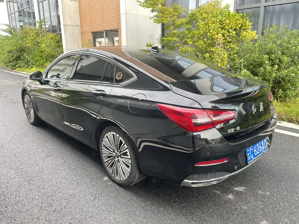 RED FLAG HONGQI H5