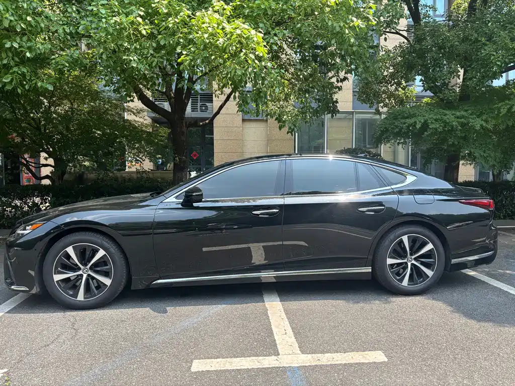 Lexus LS 2024 500h