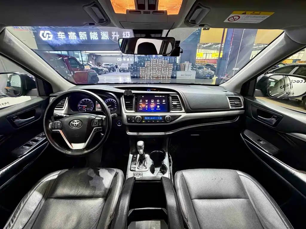 Toyota Highlander — миниатюра 10