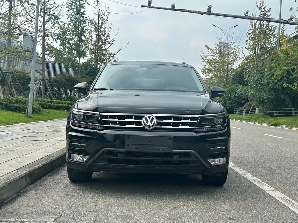 Volkswagen Tiguan L — миниатюра 2