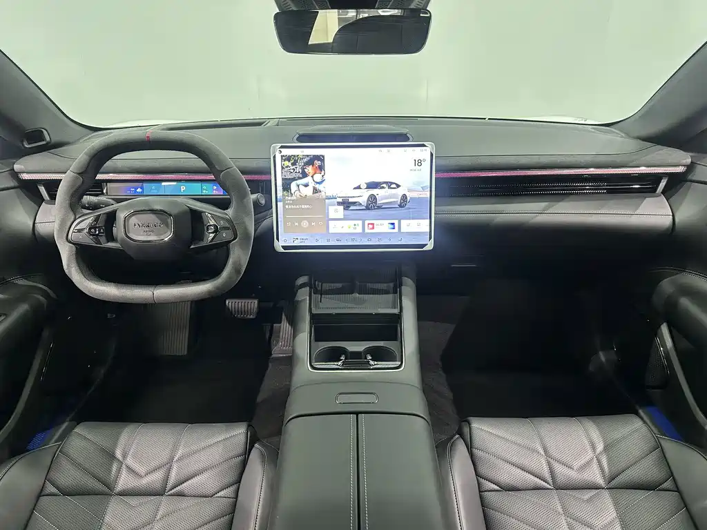 Lynk & Co 10 — миниатюра 8