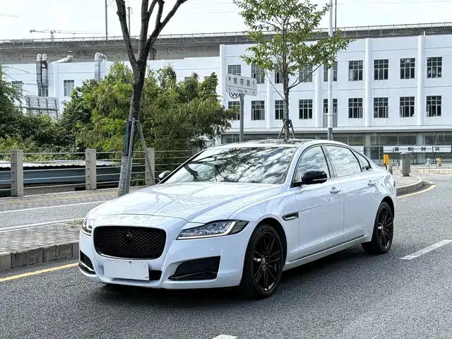 Jaguar XFL