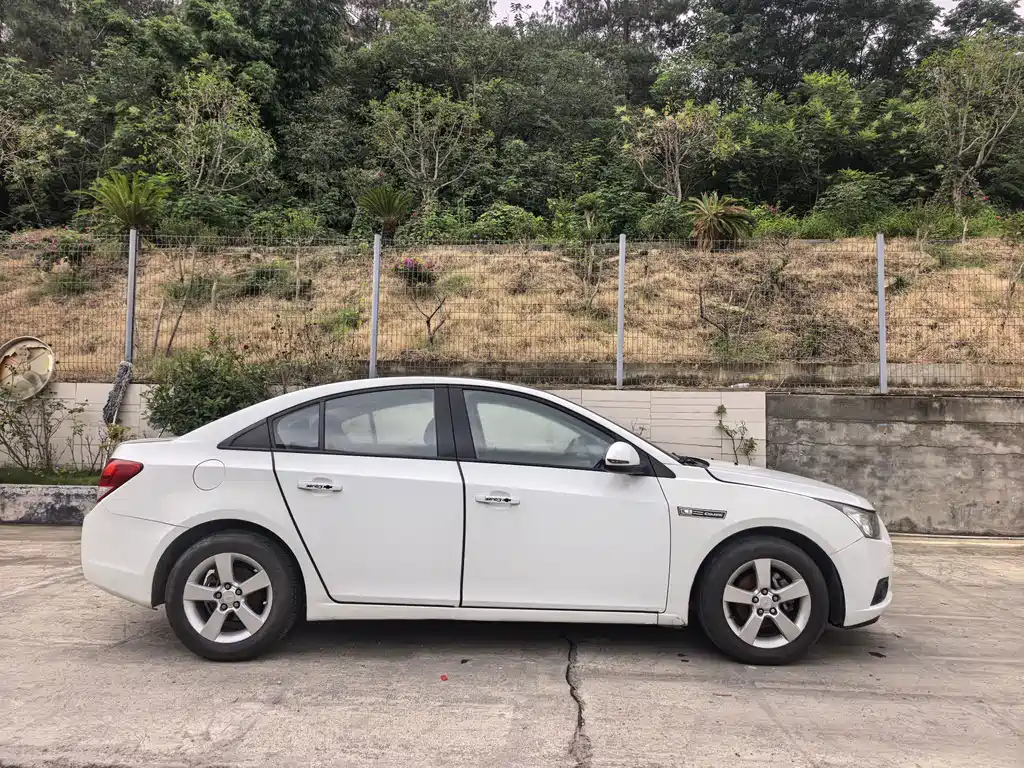 Chevrolet Cruze — миниатюра 4