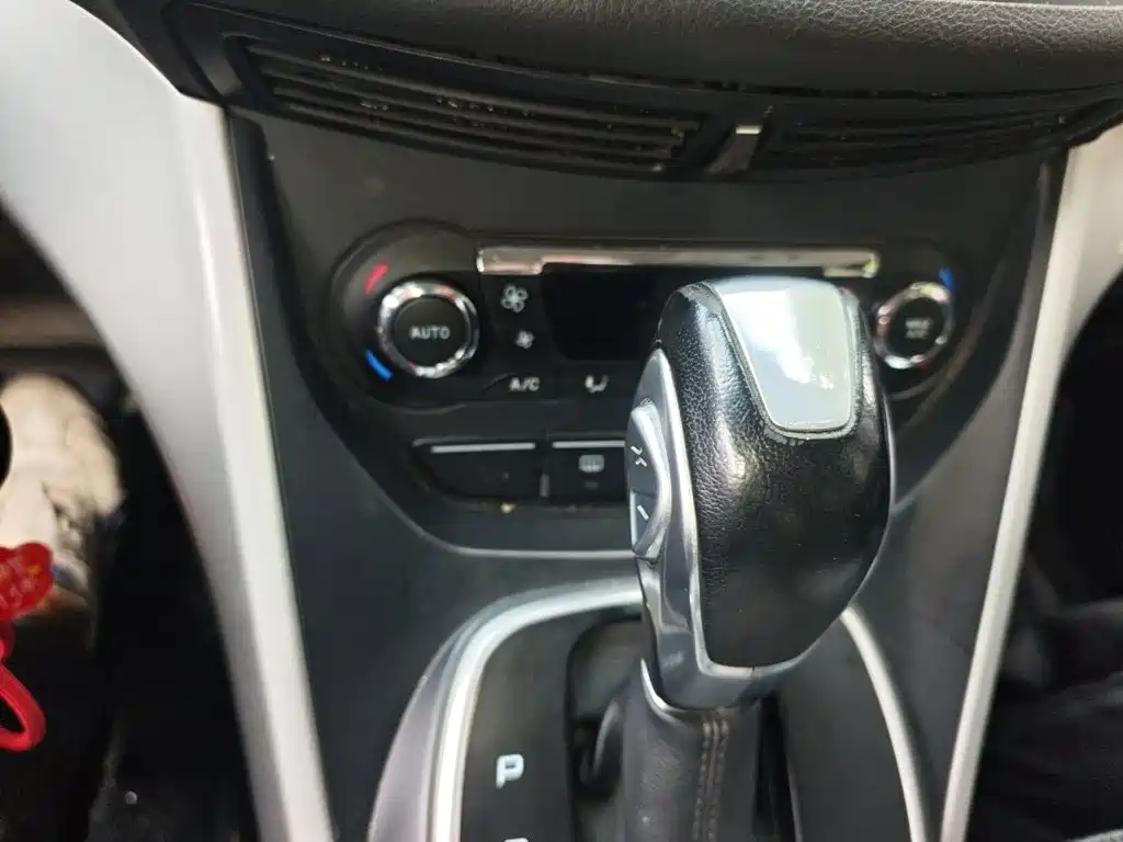 Ford Kuga — миниатюра 9