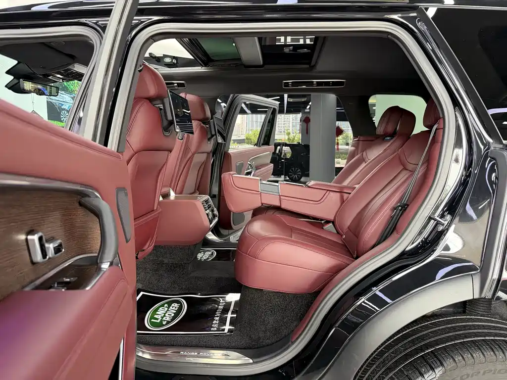 Land Rover Range Rover 2025 3.0 L6 400PS Long Wheelbase