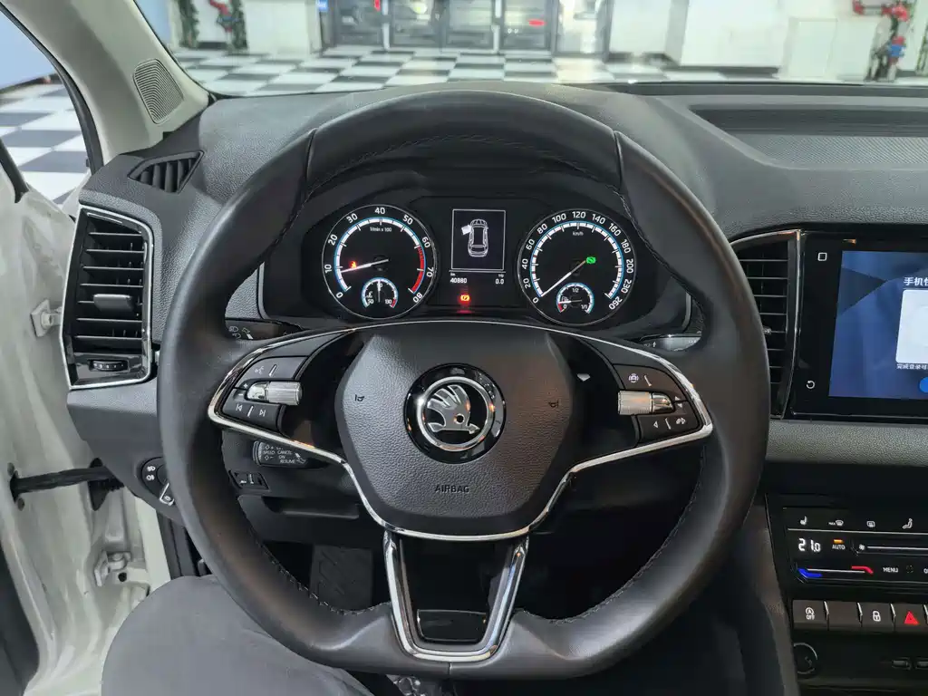 Skoda Karoq — миниатюра 13