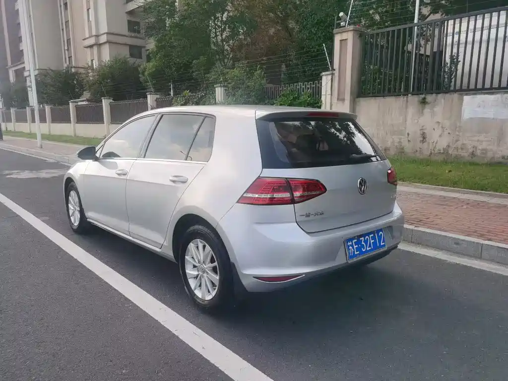 Volkswagen Golf — миниатюра 6