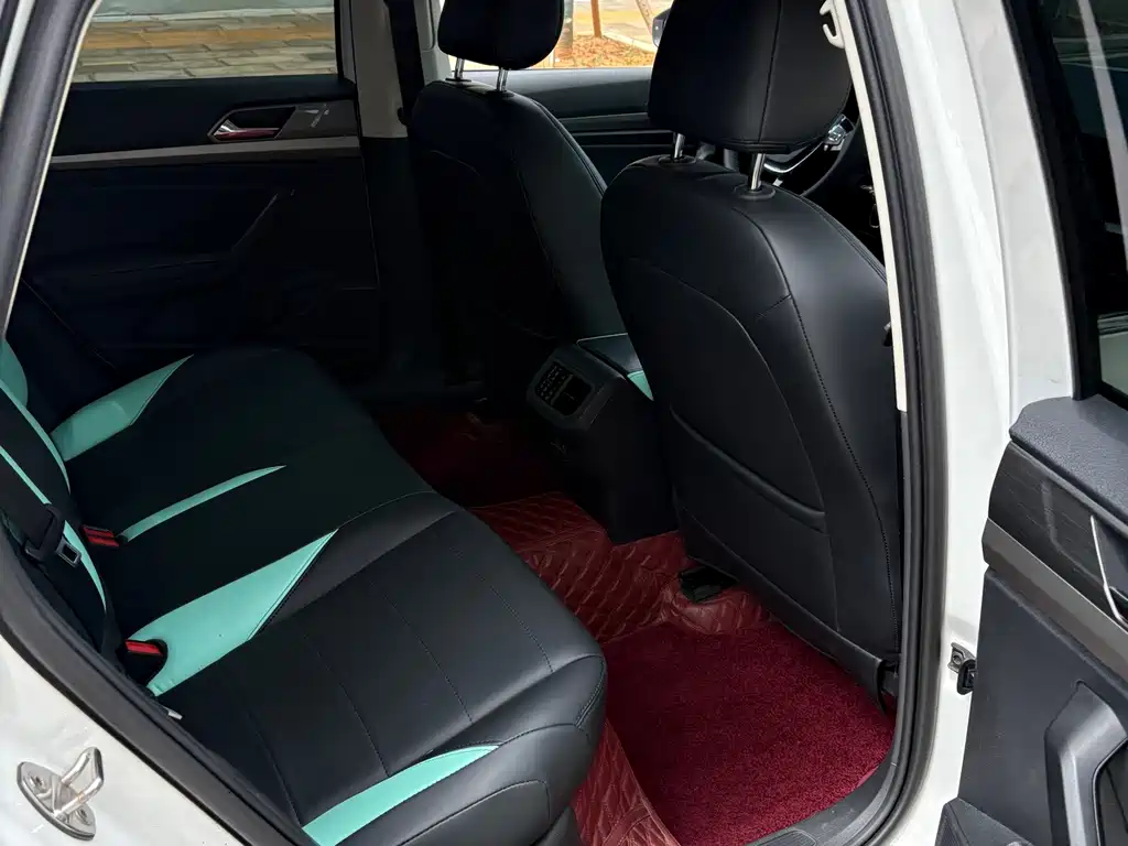 Volkswagen Lavida — миниатюра 6