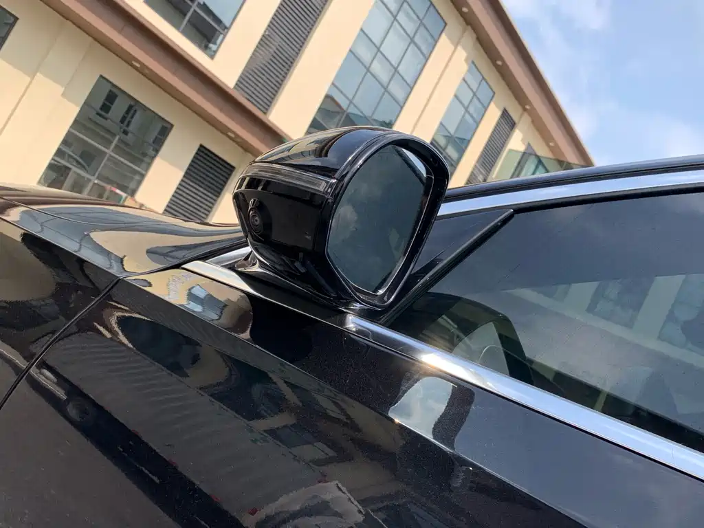 Mercedes-Benz E-Class — миниатюра 10