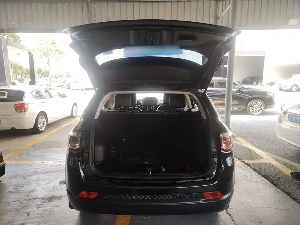 Jeep Compass — миниатюра 19