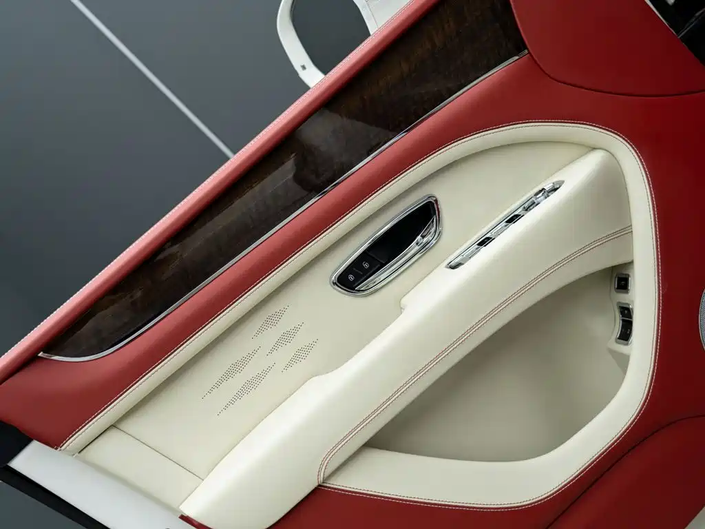Bentley Bentayga — миниатюра 8