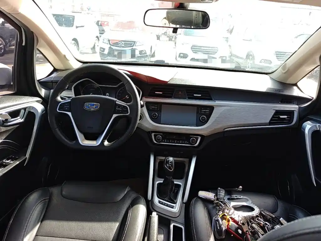 Geely Vision X3 — миниатюра 10