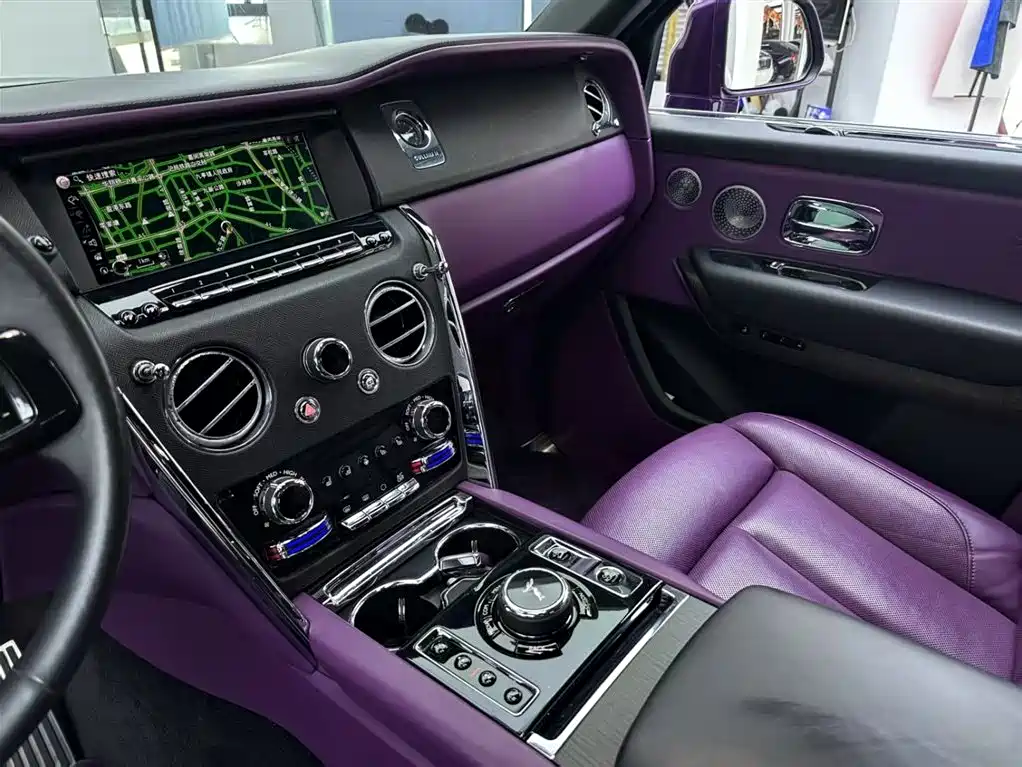 Rolls-Royce Cullinan 2018 мест