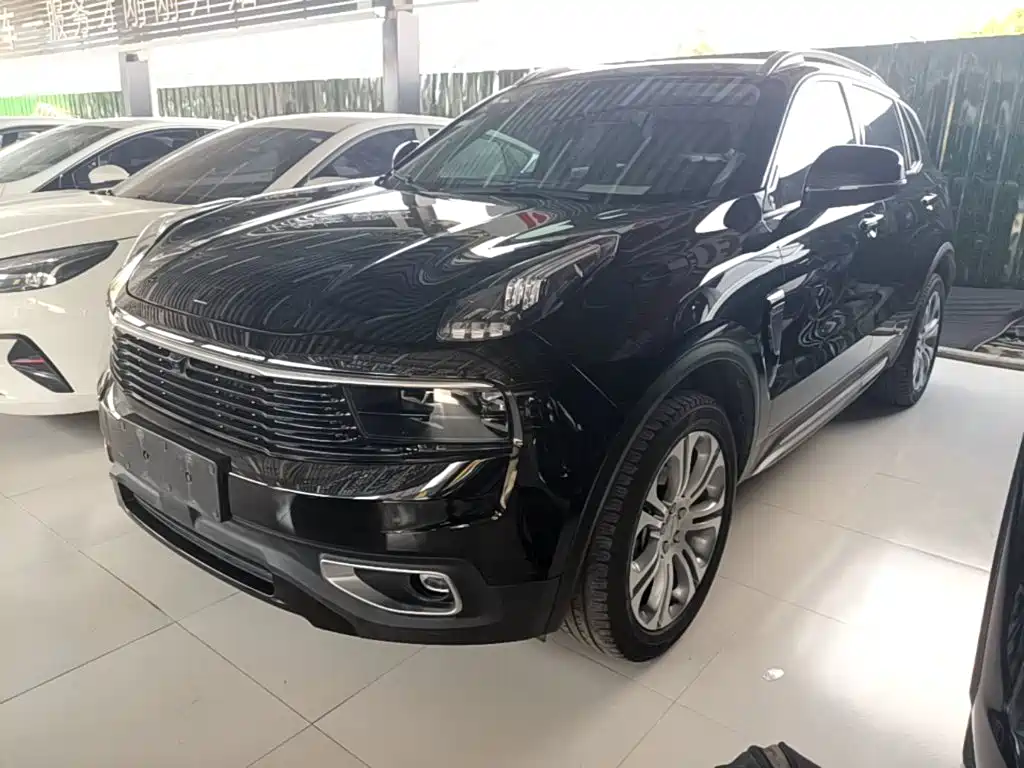 Lynk & Co 01