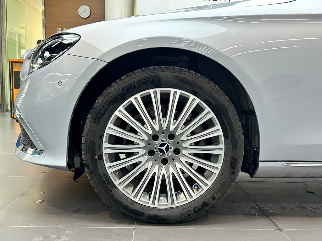 Mercedes-Benz E-Class — миниатюра 20
