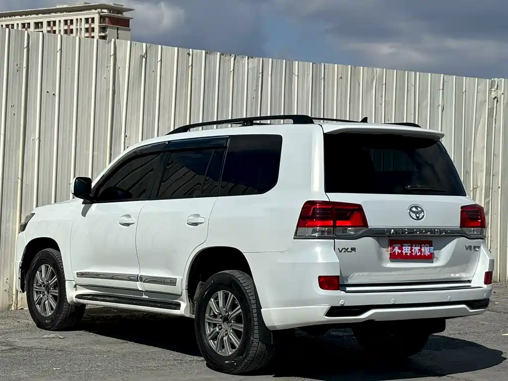 Toyota Land Cruiser 2010 5.7L AT