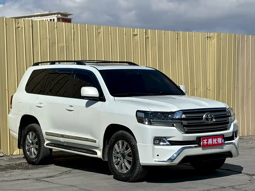 Toyota Land Cruiser 2010 5.7L AT