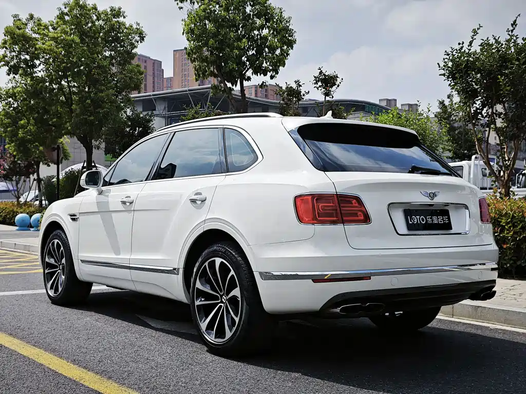 Bentley Bentayga — миниатюра 6