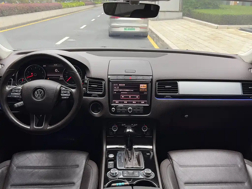 Volkswagen Touareg — миниатюра 3